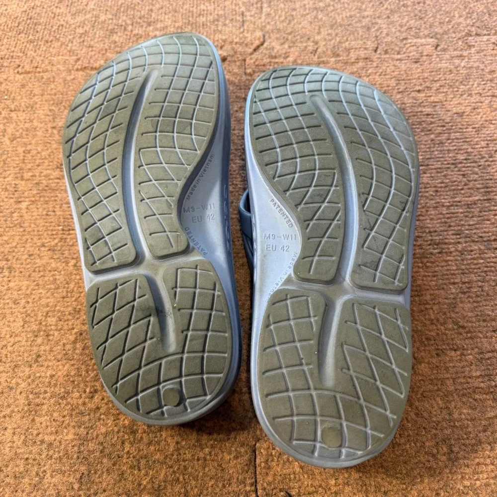 OOFOS OOriginal Recovery Sandals Slate Blue Mens 9 Womens 11 EU 42 Flip Flops A-